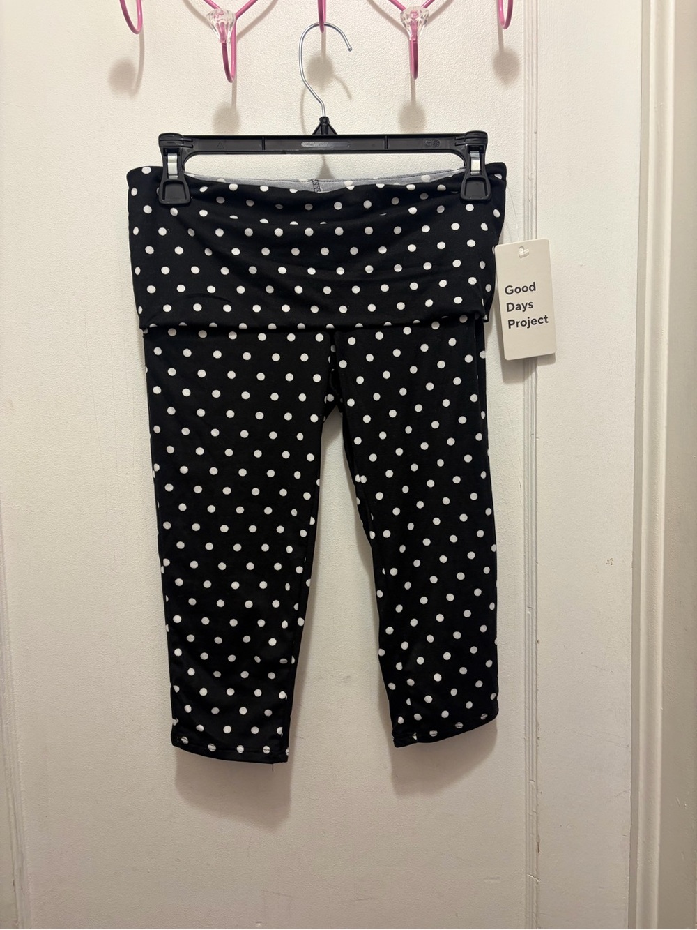 black & white polka dot fold over capri leggings size xs